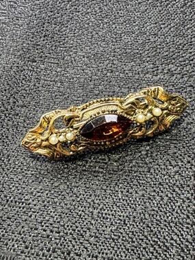 Antique-Style Gold Bar Pin with Amber Glass Stone